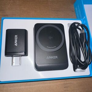 3-in-1 Anker Foldable Wireless Charging